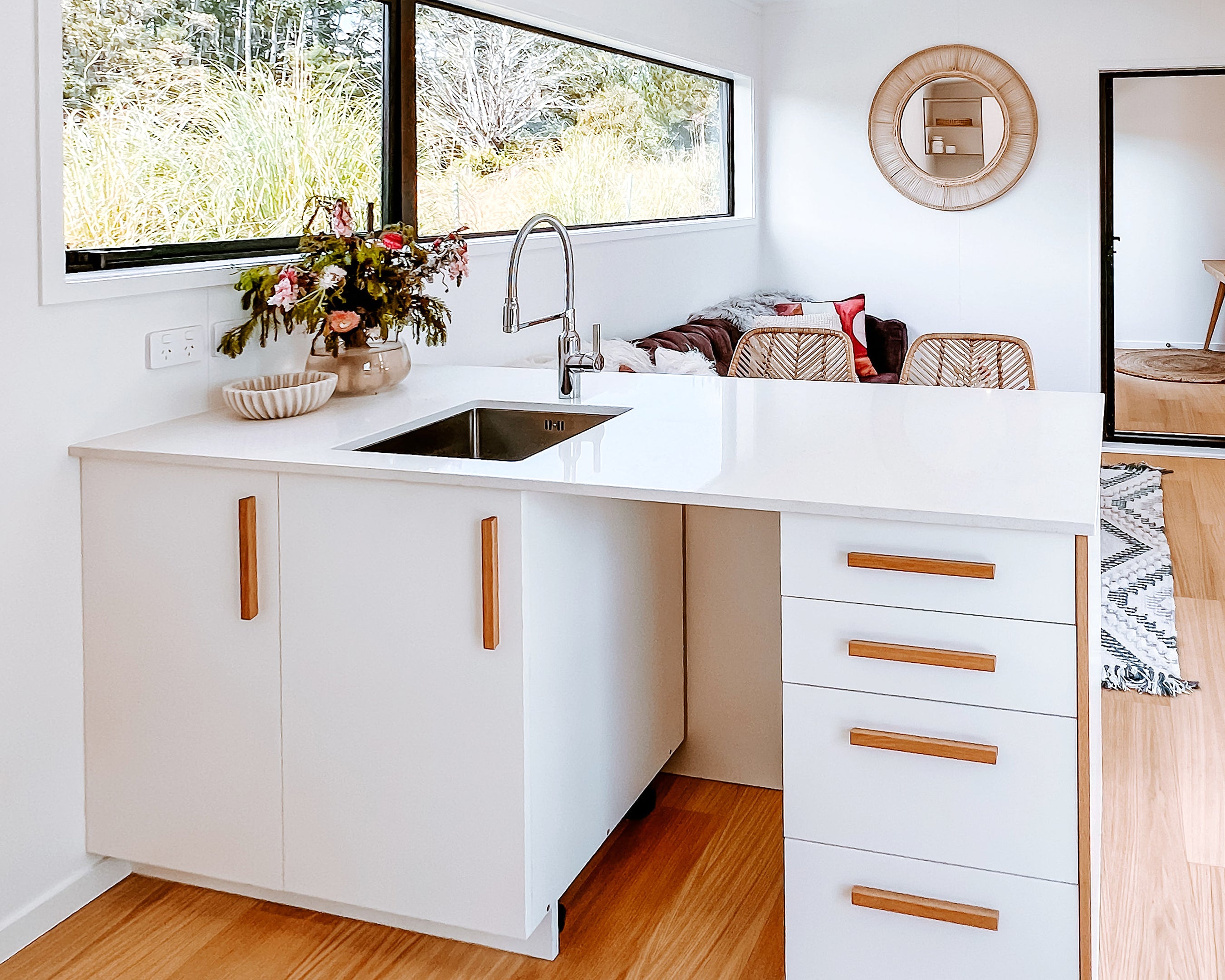 Choosing and Caring for Kitchen Handles - From Style Definition to Maintenance