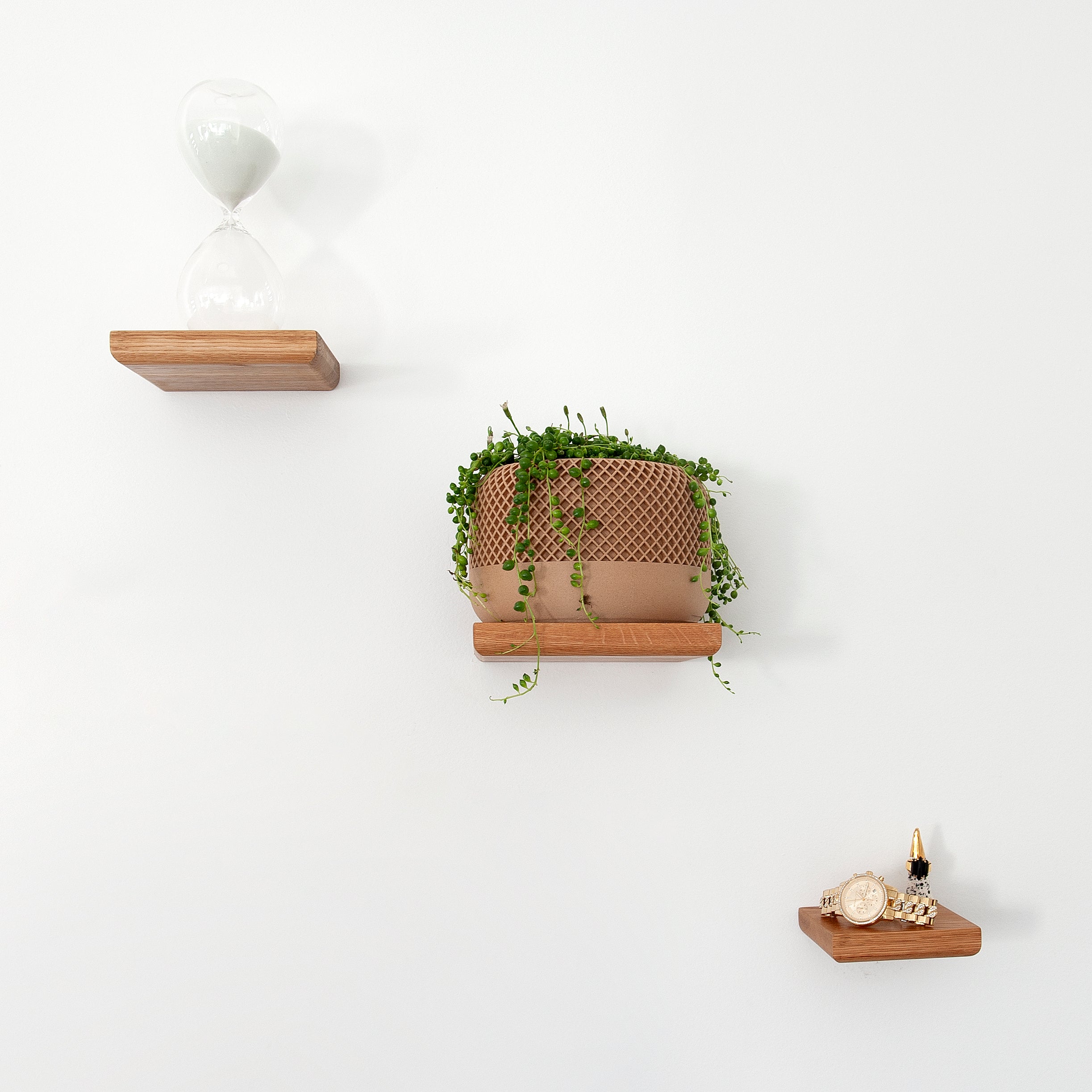 Minimus Floating Shelf